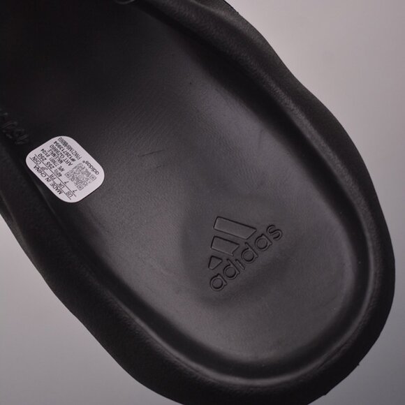 Yeezy Trendy Black Openwork Slippers main image 7